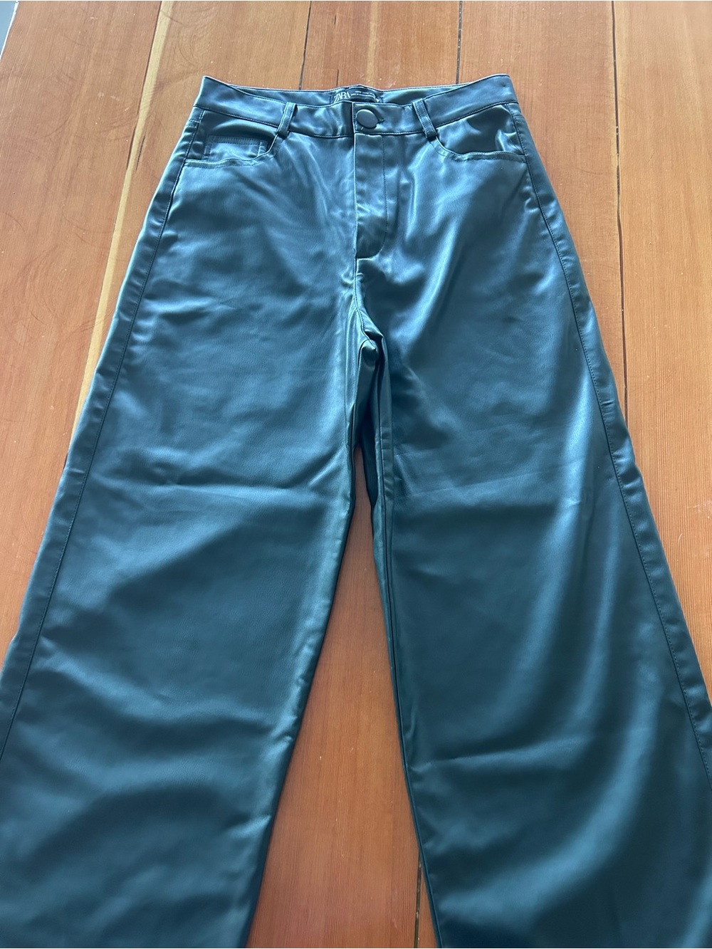 Zara women’s Wide-Leg Faux Leather Pants in Dark green